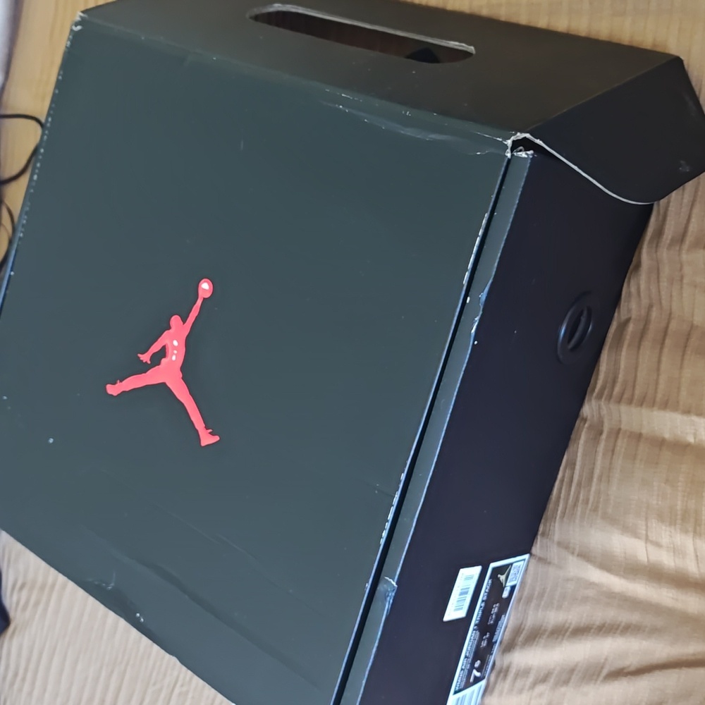 Air Jordan 1 Triple Stack - Picture 10 of 10